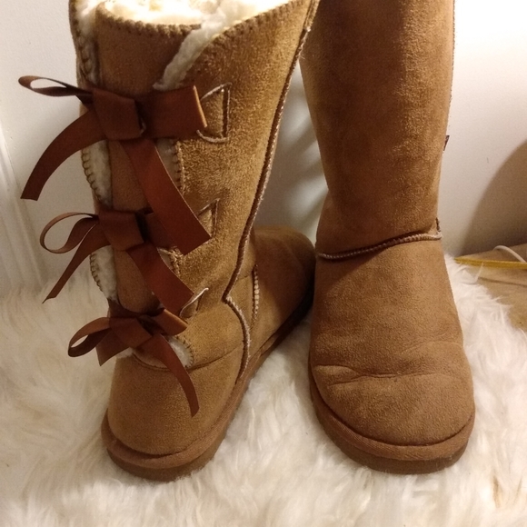 Boots - Picture 4 of 11